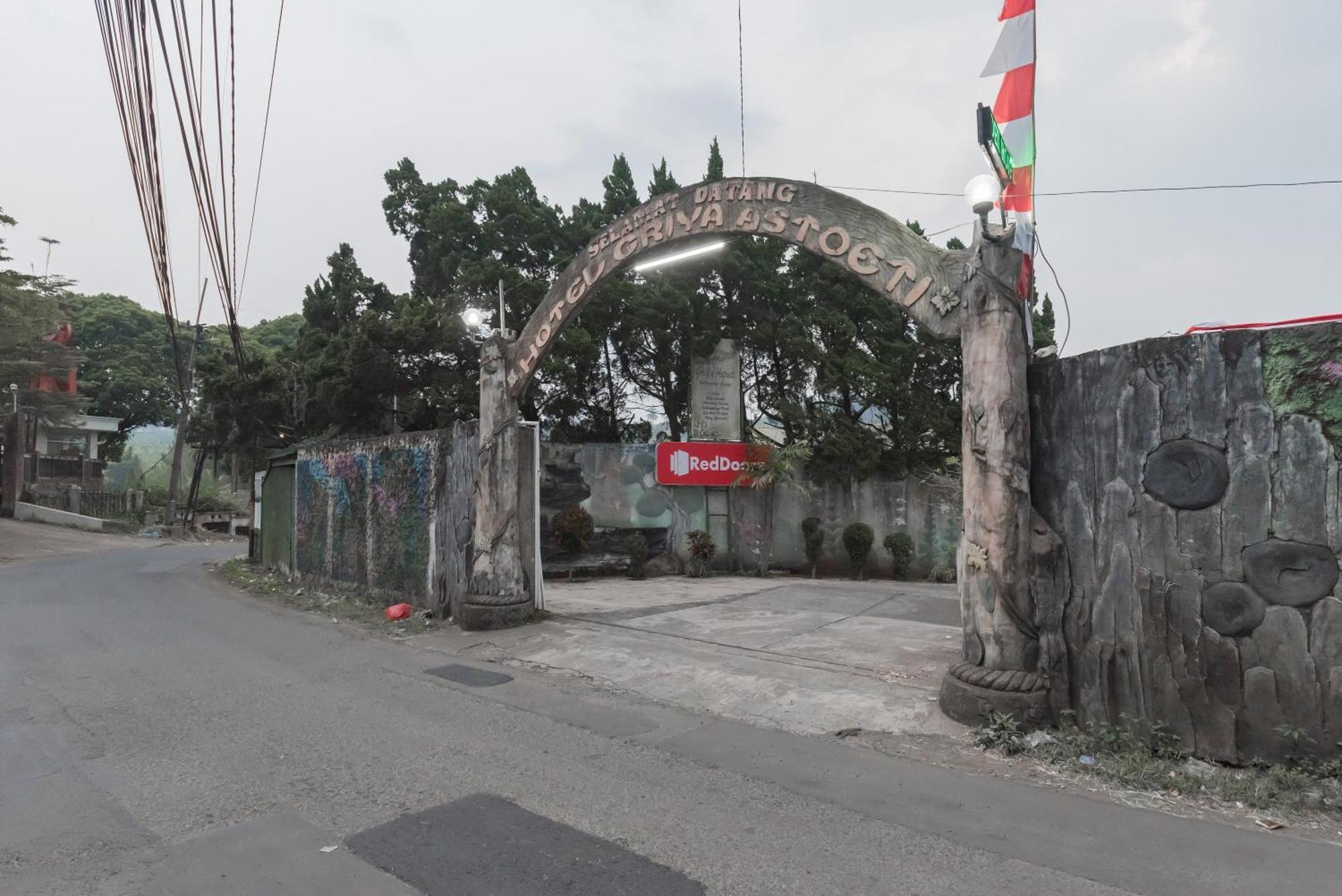 Reddoorz Plus At Hotel Griya Astoeti Bogor Luaran gambar