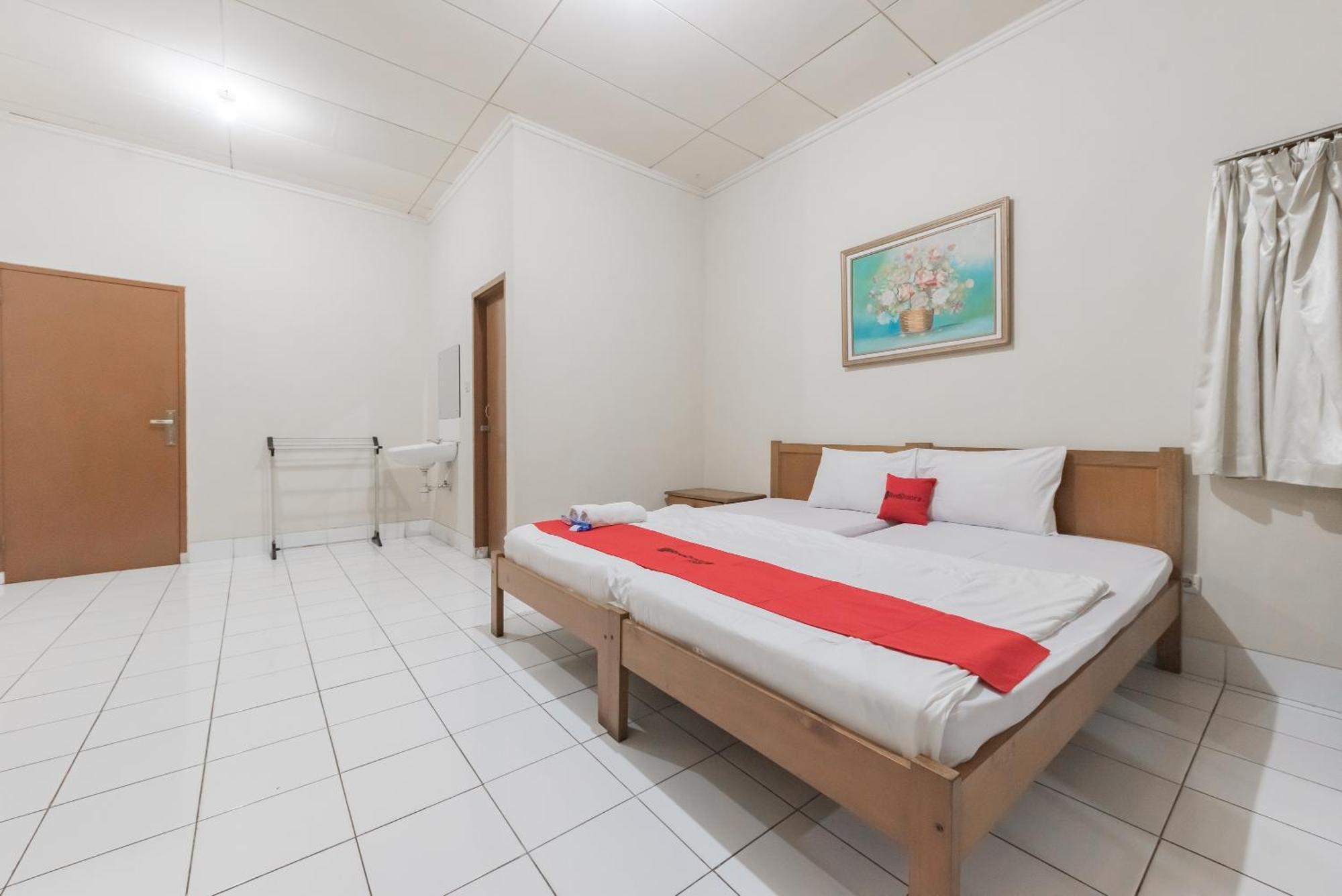 Reddoorz Plus At Hotel Griya Astoeti Bogor Luaran gambar