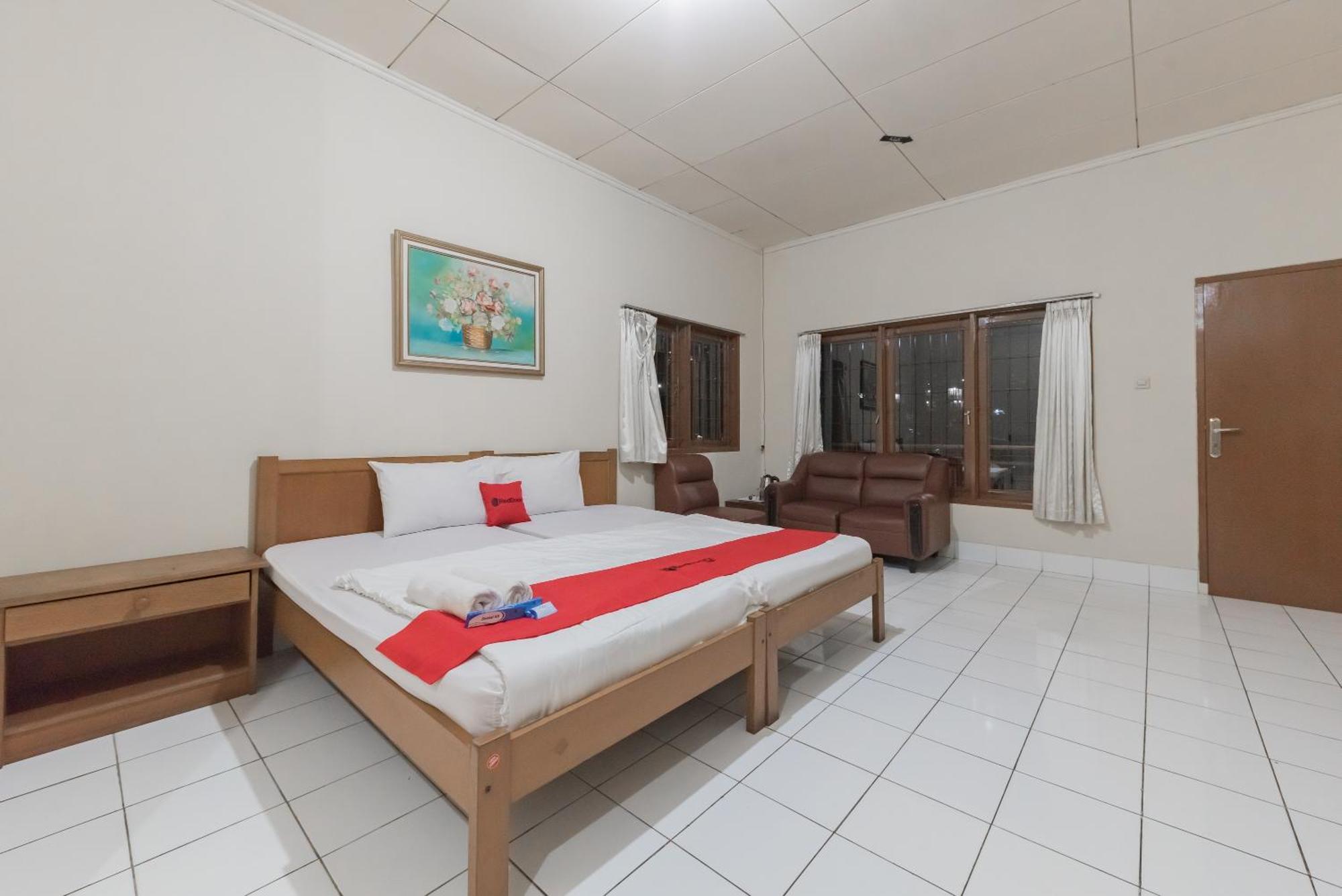 Reddoorz Plus At Hotel Griya Astoeti Bogor Luaran gambar