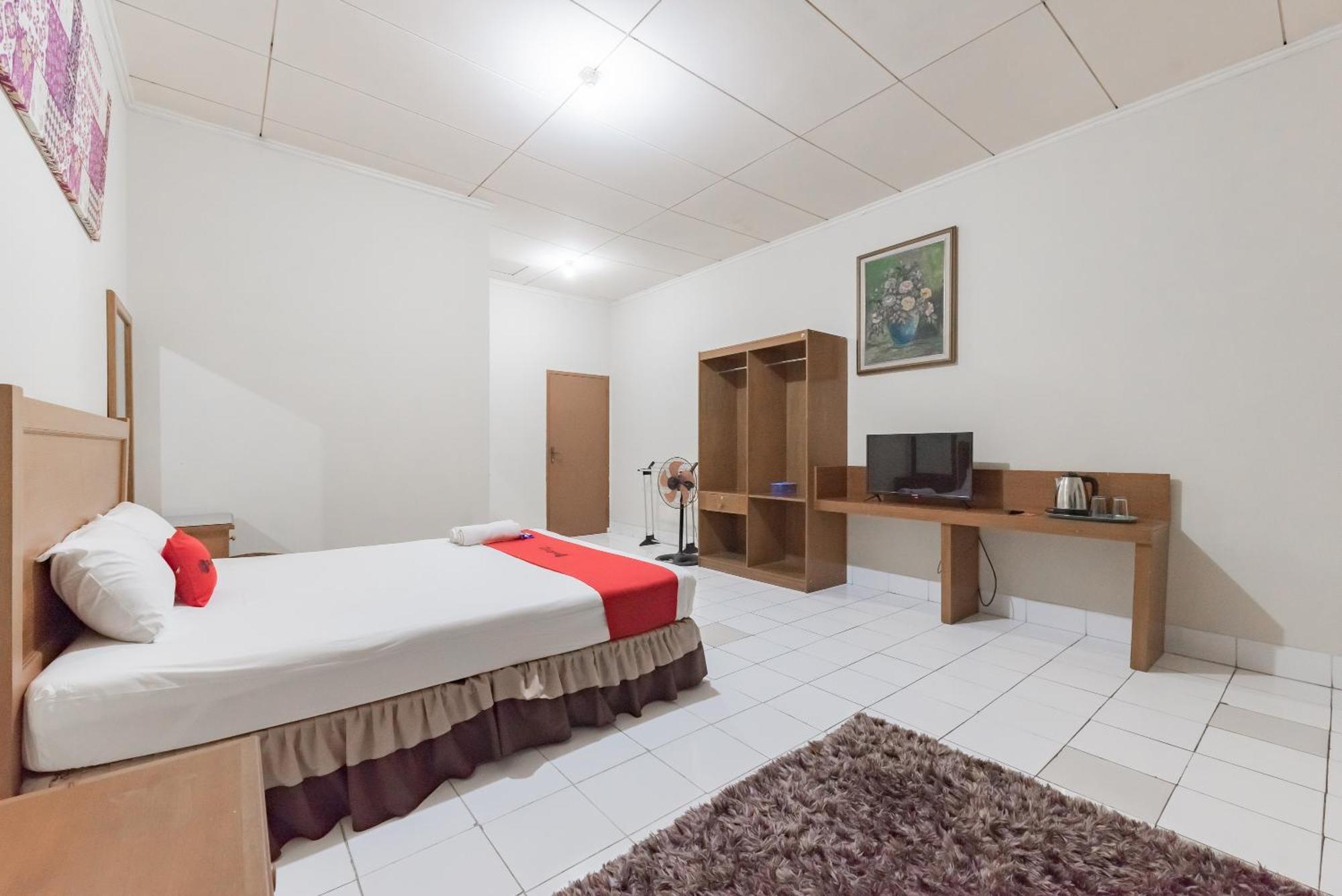 Reddoorz Plus At Hotel Griya Astoeti Bogor Luaran gambar