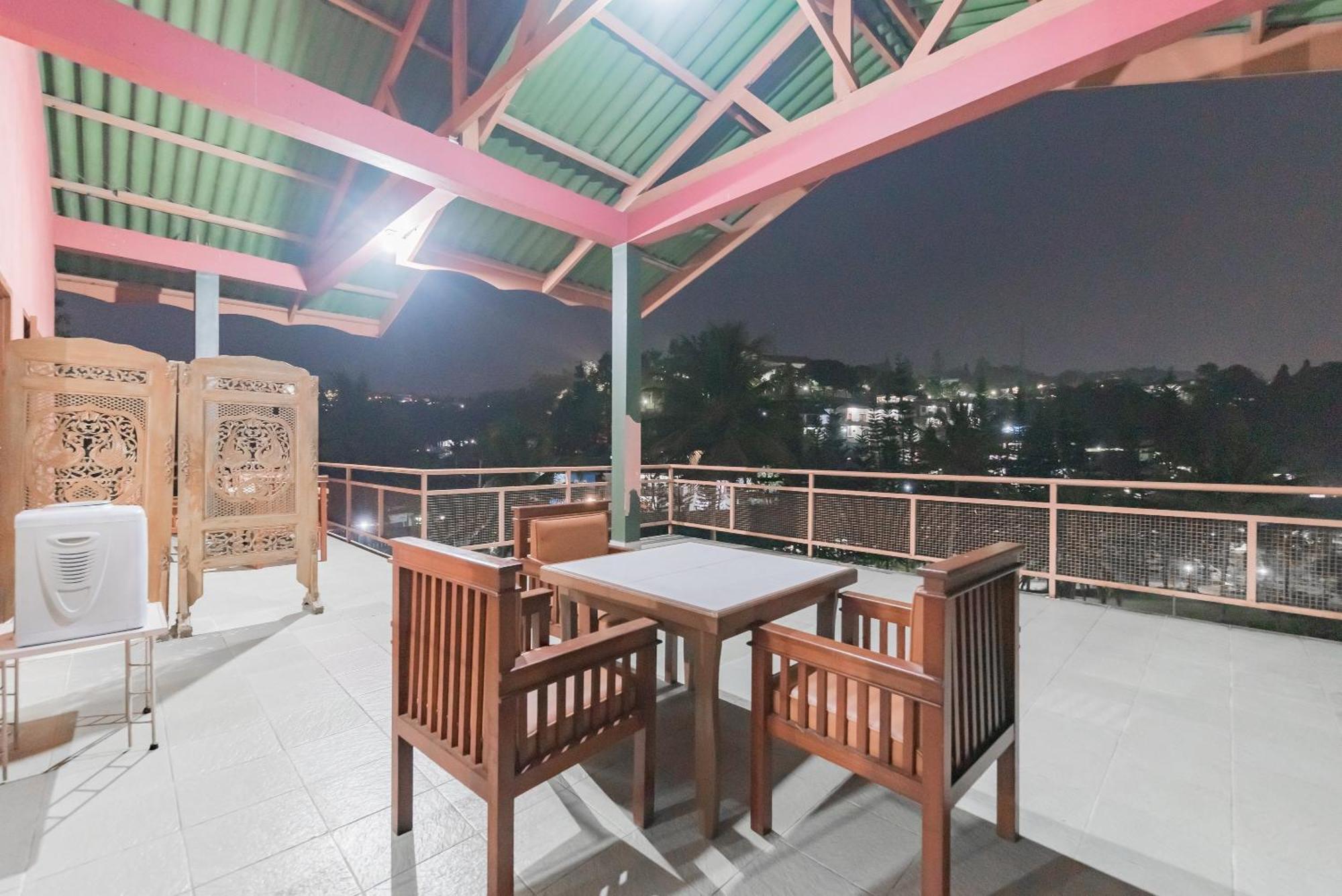 Reddoorz Plus At Hotel Griya Astoeti Bogor Luaran gambar