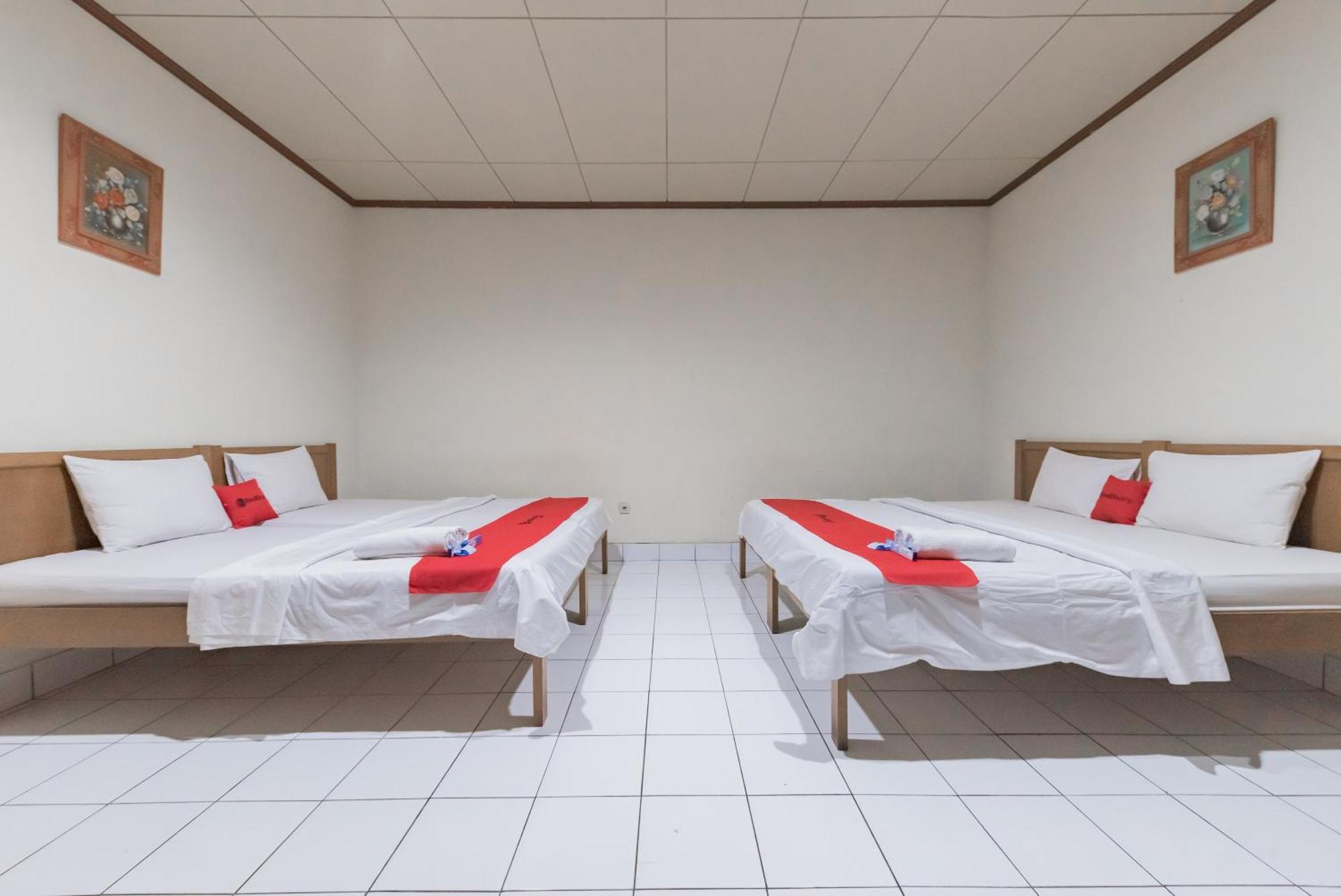 Reddoorz Plus At Hotel Griya Astoeti Bogor Luaran gambar