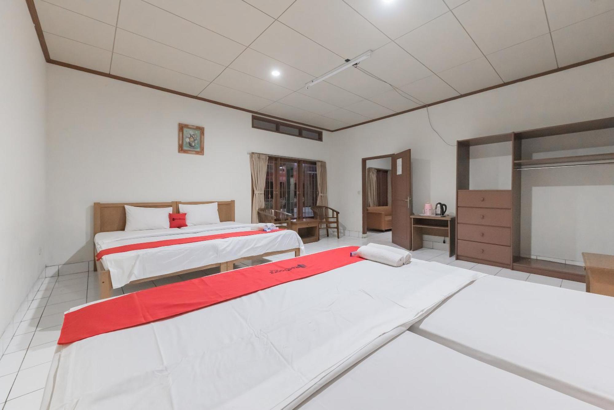 Reddoorz Plus At Hotel Griya Astoeti Bogor Luaran gambar