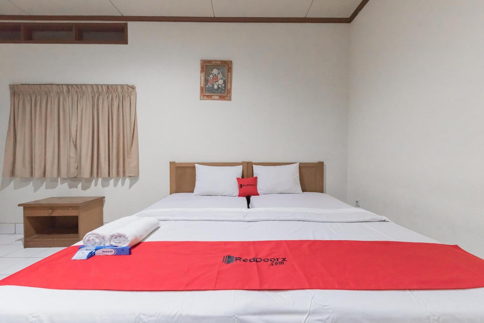 Reddoorz Plus At Hotel Griya Astoeti Bogor Luaran gambar